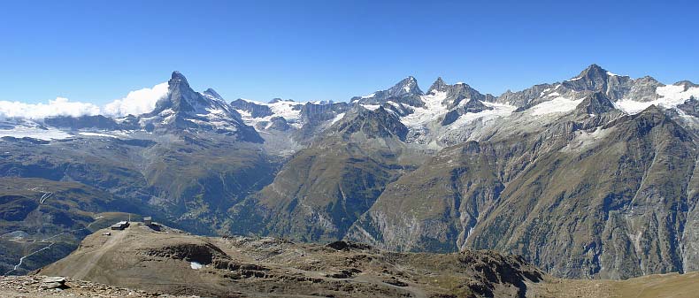 Blick vom Oberrothorn zu Matterhorn, Dent Blanche, Ober Gabelhorn und Zinalrothorn